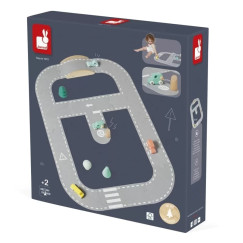 BOLID - �SSZE�LL�THAT� VERSENYP�LYA 4 db elektromos meghajt�s� aut�val