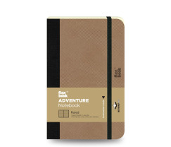 Flexbook Adventure vonalas jegyzetf�zet � tevebarna, 9 � 14 cm, m�b�r bor�t�val, bels� zsebbel �s k�nyvjelz�vel
