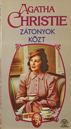 Agatha Christie Mallowan - Ztonyok kzt