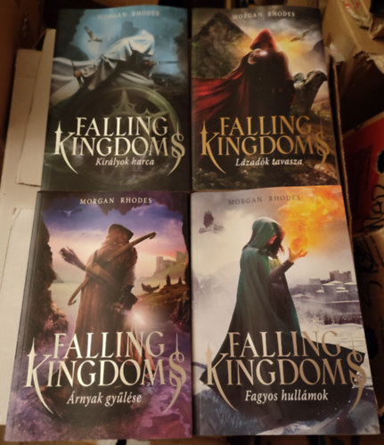 Morgan Rhodes - Falling Kingdoms sorozat 1-4. (Királyok harca, Lázadók tavasza, Árnyak gyűlése, Fagyos hullámok)