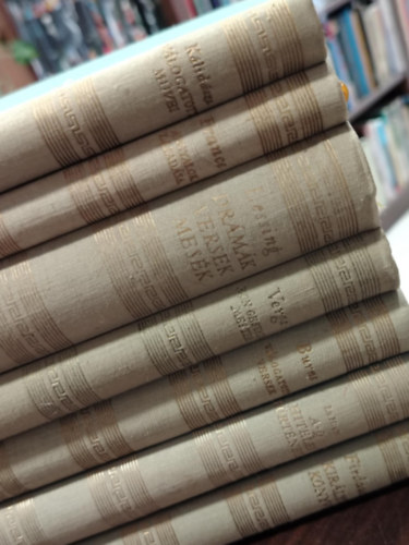 K�lid�sza Anatole France Gotthold Ephraim Lessing Vergilius Robert Burns Firdausz�. - K�NYVMENT� AJ�NLAT, 7 DB. A vil�girodalom klasszikusai V�logatott m�vei (K�lid�sza), Az angyalok l�zad�sa, Dr�m�k, versek, mes�k (Lessing), Aeneis, V�logatott versek (Robert Burns), Kir�lyok K�nyve