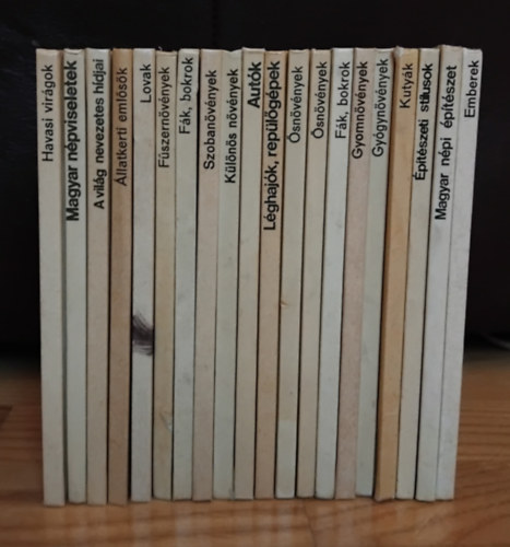 Dr. Endrdi Seb  Brth Jnos  Kordos-Kolozsvri  Matthaeidesz-Kondor  Tth Lornd  S. Kovcs Ilona  Kelnyi-Kiss  Kresz-Kvr  Kondor Lajos  Nagy Istvn Gyrgy  Blint-Mandel  Matthaeid - 20db Bvr zsebknyv :  Havasi virgok - Magyar npviseletek - A vilg nevezetes hdjai - llatkerti emlsk - Lovak - Fszernvnyek - Fk, bokrok - Szobanvnyek - Klns nvnyek - Autk - Lghajk, replgpek - sn