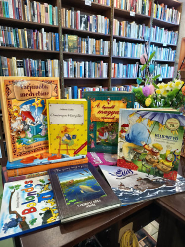 Ber�nyi Nagy P�ter, Gal�ntai Csaba, G�rdonyi G�za, L�szl�ffy Alad�r Duncan Crosbie - Mesek�nyv csomag 11 darabos K�NYVMENT� AJ�NLAT: 3 perces �llatmes�k,  A Holl�kir�ly �s m�s mes�k, Var�zslatos mesevil�g 1., Varj�n�ta, medvet�nc (Versbe szedett �llatkert), A legszebb magyar n�pmes�k, Bolondos ABC, �llatmes�k, Or