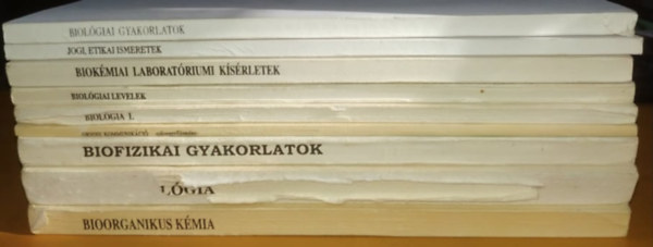 Dr. Szabados Gyrgy, Dr. Dobozy Ott, Dr. Flp Andrs Kristf, ...s mg sokan msok - 9 db Biolgia: Biofizikai gyakorlatok; Biokmiai laboratriumi ksrletek; Biolgia I.: mdszerek; Biolgiai gyakorlatok; Biolgiai levelek; Bioorganikus kmia; Jogi, etikai ismeretek; Orvosi kommunikci: szveggyjtemny; Sejtbiolg