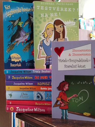 Jacqueline Wilson - KNYVMENT AJNLAT, Knyvcsomag 10 db-os, ifjsgi regnyek, Matek+Kt getnival boszorkny+Testvrek?!Na ne!+Tracy Baker trtnete+Ki mer tbbet+Komisz lnyok+Ketts jtszma+Jgszikra+Aludj nlunk!+Lola Rose