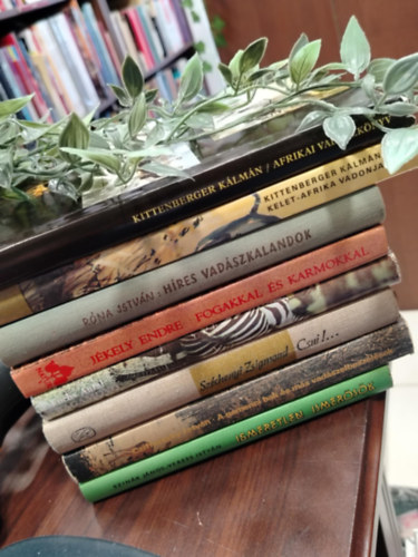 Kittenberger K�lm�n R�na Istv�n J�kely Endre Sz�chenyi Zsigmond Cziffra G�za Istv�n Szin�k J�nos - Veress Istv�n - K�NYVMENT� AJ�NLAT, 8 DB. Vad�szat. Afrikai vad�szk�nyv, Kelet-Afrika vadonja, H�res vad�szkalandok, Fogakkal �s karmokkal, Csui!..., A gemenci bak �s m�s vad�szelbesz�l�sek, Ismeretlen ismer�s�k