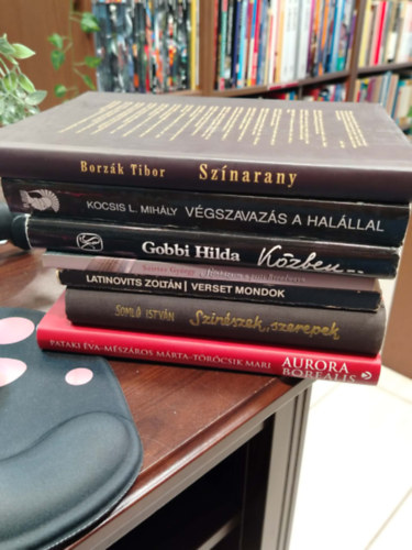 Borz�k Tibor Kocsis L. Mih�ly Gobbi Hilda Szirtes Gy�rgy Latinovits Zolt�n Soml� Istv�n Pataki �va - M�sz�ros M�rta - T�r�csik Mari - K�NYVMENT� AJ�NLAT, 7 DB. Sz�nh�z. Sz�narany, V�gszavaz�s a hal�llal, K�zben..., Ruh�im a pesti Broadwayn, Verset mondok, Sz�n�szek, szerepek, Aurora Borealis