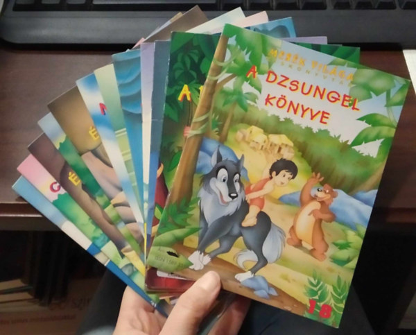 12 db KNYVMENT AJNLAT, Mesk vilga kisknyvtr: A dzsungel knyve+Tommy, a dzsungel fia+Pinokki+A Szpsg s a Szrnyeteg+A ditr+A Notre-Dame-i toronyr+Mulan legendja+Aladdin s a csodalmpa+Az nz ris+Ali baba 