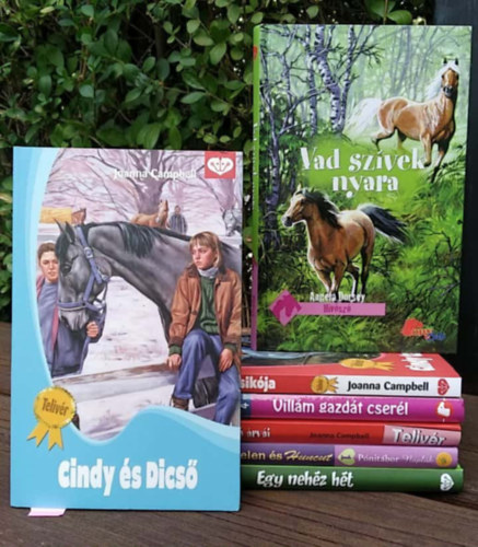 Kelly McKain, Joanna Campbell, Malin Stehn, Deb Loughead Angela Dorsey - 7 db-os K�NYVMENT� AJ�NLAT, ifj�s�gi: Egy neh�z h�t+ Vad sz�vek nyara+ Helen �s Huncut+ Az ist�ll� �rv�i+ Vill�m gazd�t cser�l+ Cindy tal�lt csik�ja+ Cindy �s Dics�