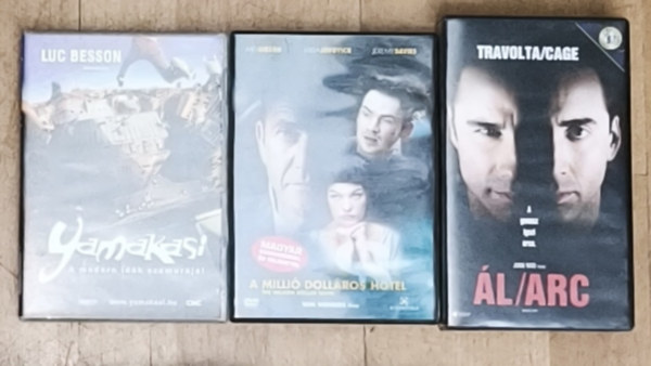 2db akciófilm DVD + ajándék VHS kazetta - A millió dolláros hotel, Yamakasi-A modern idők szamurájai + Ál/Arc