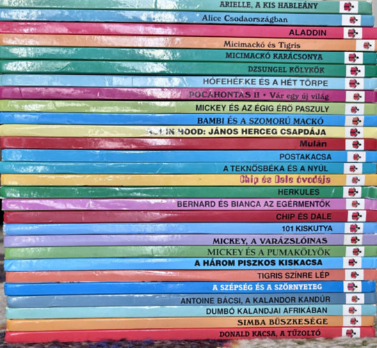 The Walt Disney Company Walt Disney - 28 db Disney könyvklub: Arielle, a kis hableány, Alice Csodaországban, Aladdin, Micimackó és Tigris, Micimackó karácsonya, Tigris színre lép, Dzsungel kölykök, Hófehérke és a hét törpe, Pocahontas II: vár egy új világ, Mickey és a
