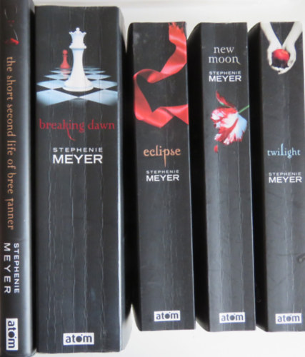 Stephenie Meyer - Twilight I-IV. + The Short Second Life of Bree Tanner - An Eclipse Novel (5 ktet)
