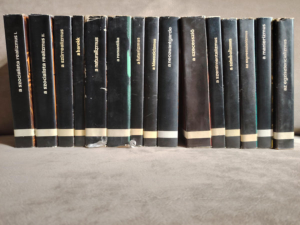 15db Gondolat k�nyv: A szocialista realizmus I-II, A szentimentalizmus, Az expresszionizmus, A neoavantgarde, A szeceszszi�, A klasszicizmus, A szimbolizmus, A romantika