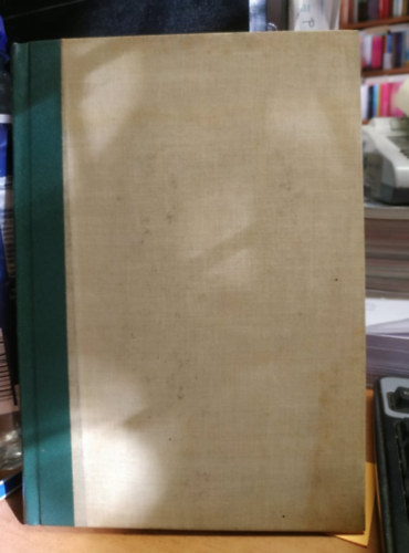 Kalm�r Zolt�n - A gomb�k csod�latos vil�ga