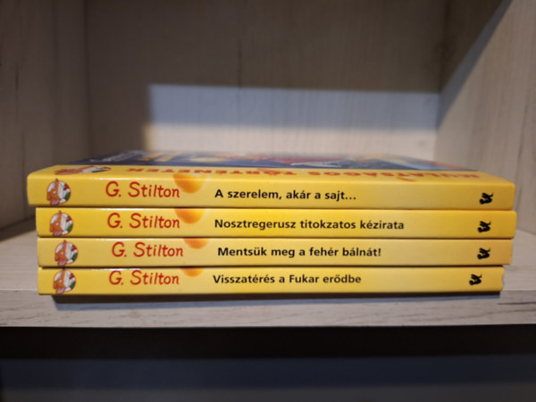 Geronimo Stilton - 4 ktet egytt: A szerelem, akr a sajt... + Nosztregerusz titokzatos kzirata + Mentsk meg a fehr blnt! + Visszatrs a Fukar erdbe