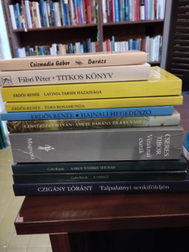 Fbri Pter, Erds, Rene, Czifferszky Istvn, Cseres Tibor, Csiby Kroly, Czigny Lrnt Csizmadia Gbor - Magyar irodalom knyvcsomag 10 db KNYVMENT AJNLAT: Darzs, Titkos knyv, Lavina Tarsin hzassga, des Rosamunda, Hajnali hegedsz, A sete brny s a kuvasz,Vzaknai csatk, A hegy tvben ttovn,A zszl, Talpalatnyi senk