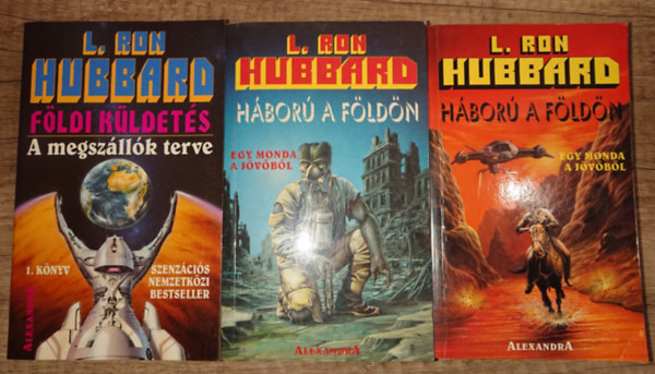 L. Ron Hubbard - 3 k�tet L. Ron Hubbard: F�ldi k�ldet�s 1., H�bor� a F�ld�n 1-2.