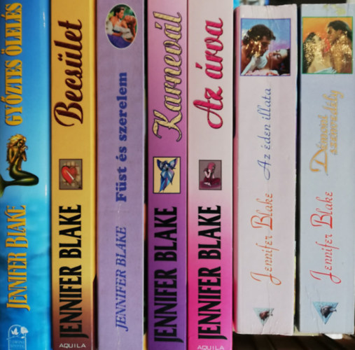 Jennifer Blake - 7 darab Jennifer Blake k�nyv ( D�moni szenved�lyek , Az �den illata , Az �rva , Karnev�l , F�st �s szerelem , Becs�let , Gy�ztes �lel�s )