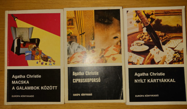 Agatha Christie - 3 krimi Agatha Christie: Macska a galambok k�z�tt, Cipruskopors�, Ny�lt k�rty�kkal