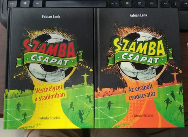 Fabian Lenk - 2 db Szamba csapat m�: V�szhelyzet a stadionban+ Az elrabolt csodacsat�r