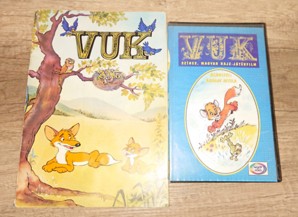 Fekete Istv�n Dargay Attila - Vuk k�pesk�nyv + aj�nd�k Vuk VHS kazetta