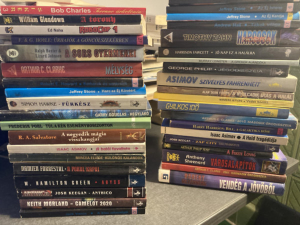 Alan Dean Foster, R. A. Salvatore, Simon Hawke, Jeffrey Stone Isaac Asimov - 40 db Sci-fi s fantasy ktet