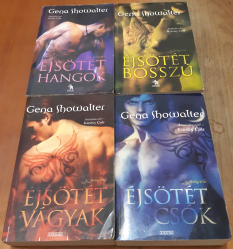 Gena Showalter - Az Alvil�g Urai 1-4. (�js�t�t v�gyak, �js�t�t cs�k, �js�t�t bossz�, �js�t�t hangok)