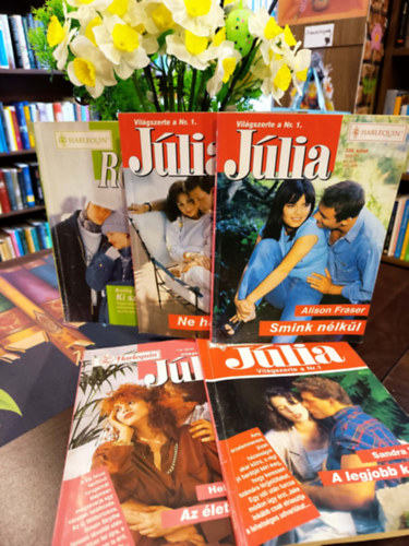 Penny Jordan, Helen Brooks, Alison Fraser, Sandra Paul Kathy Clark - Júlia és Romana magazin 5 darabos KÖNYVMENTŐ AJÁNLAT: Ki számított erre?, Ne hagyj árván!, Az élet iskolája, Smink nélkül, A legjobb kerítő