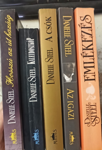 Danielle Steel - 5 db Danielle Steel: Hossz az t hazig +Kaleidoszkp +Az igazi +Emlkezs +A csk