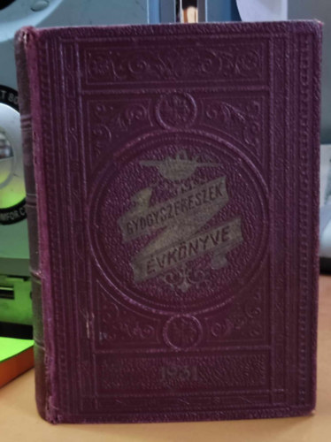 Korits�nszky Ott� K. Karlovszky Geyza - Gy�gyszer�szek �vk�nyve (gy�gyszer�szek zsebnapt�ra) az 1931-ik �vre