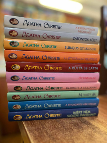 10 db Agatha Christie ktet