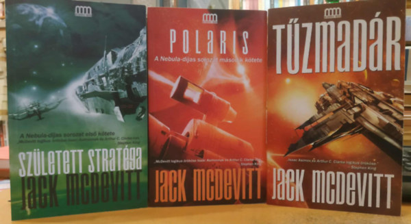 Jack McDevitt - 3 db Jack McDevitt: Született stratéga + Polaris + Tűzmadár