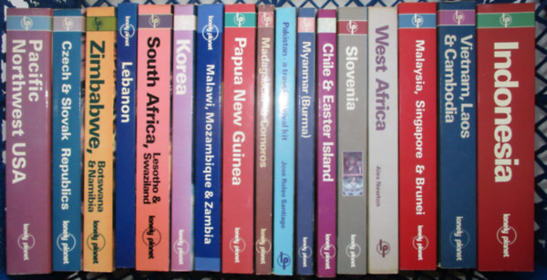 17 db-os angol nyelvű útikönyvsorozat a lonely planet sorozatból (Indonesia, West Africa, Slovenia, Chile, Myanmar, Pakistan, Papua New Guinea, Korea, Lebanon, South Africa, Zimbabwe, stb..)