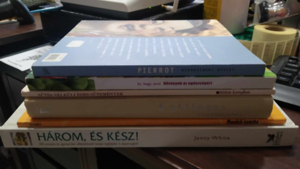 Jenny White, Dr. Nagy Jen Pierrot - 6 db KNYVMENT AJNLAT, gasztronmia: Hrom, s ksz!+ Mexiki konyha+ A stlusos vendgvrs+ Sts nlkli des stemnyek+ Nvnyek az egszsgrt+ Megkstolni zsit