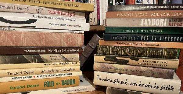 23 db Tandori Dezs knyv