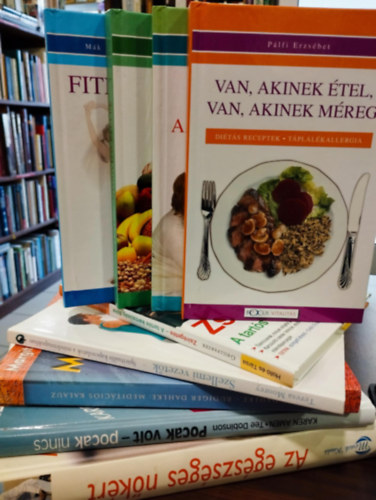 Dr. Somi Ildikó, Puskás Ildikó, Mák Erzsébet, Marion Grillparzer, Teresa Moorey, Rüdiger Dahlke, Karen Amen Pálfi Erzsébet - Egészség csomag- 9 darabos: Fitneszdiéta, Gyógyító ételek, Győzelem a nátha felett, Van akinek étel, van akinek méreg, Zsírégetés, Meditációs kalauz, Szellemi vezetők, Pocak volt, pocak nincs, Az egészséges nőkért