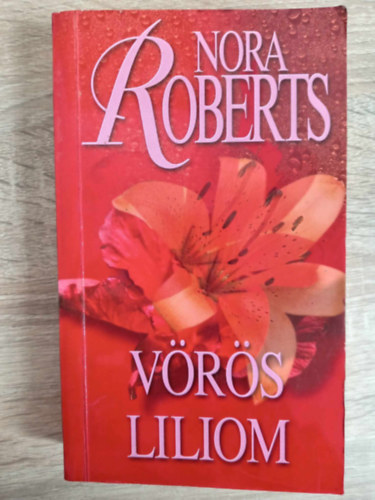 Gelnyi Mariann  Nora Roberts (szerk.), Tth Gizella (ford.) - Kk dlia - A Kert trilgia harmadik ktete