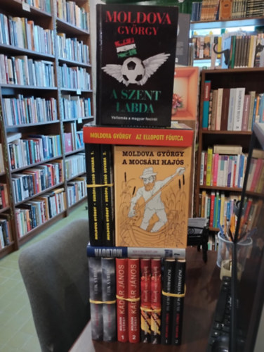 Moldova Gyrgy - Moldova Gyrgy irodalmi knyvcsomag 9 darabos KNYVMENT AJNLAT: Aki tlpte az rnykt... - Akit szerettek a nk , Ha az Isten htranzne... I-II., Harcolj vagy meneklj! Riport s dokumentumok a tzoltkrl I-II., Kdr Jnos