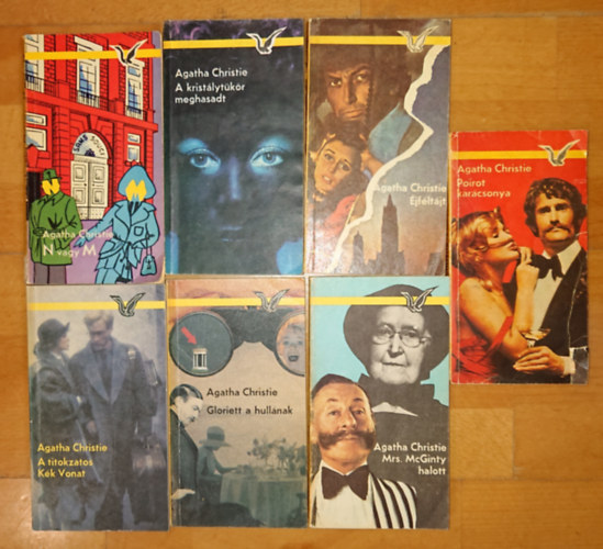 Agatha Christie - 7 krimi Agatha Christie-tl: N vagy M, A kristlytkr meghasadt, jfltjt, A titokzatos Kk Vonat, Gloriett a hullnak, Mrs. McGinthy halott, Poirot karcsonya