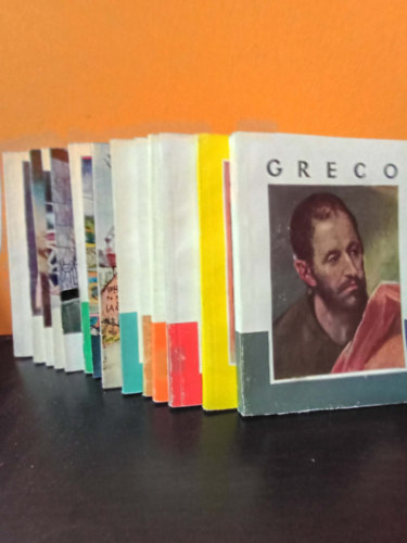15 db. mű "A Művészet Kiskönyvtára" sorozatból: Greco, Egry, Tiziano, Dürer, Michelangelo, Grünwald, Utrillo, Rubens, Guttuso, Verrocchio, Vermeer, Chagall, Cranach, Klee, Modigliani