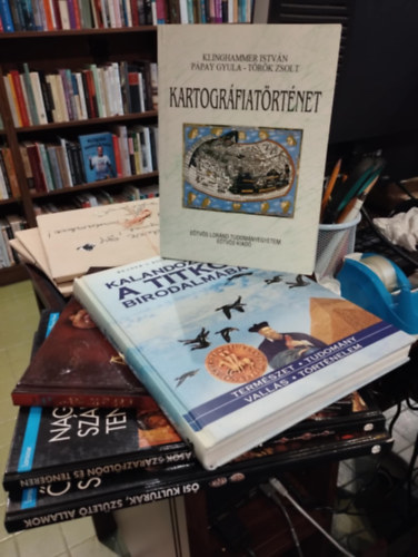 Klinghammer Istv�n John Matthews - T�rt�nelem k�nyvcsomag 5 darabos K�NYVMENT� AJ�NLAT: Arthur kir�ly - A s�t�t kor harcosa �s legend�s h�se, Kalandoz�sok a titkok birodalm�ban, Kartogr�fiat�rt�net, A j�v� sz�zad hajnala, Nagy v�ndorl�sok sz�razf�ld�n �s teng