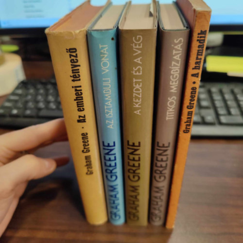 Graham Greene - 5db Graham Greene, KÖNYVMENTŐ AJÁNLAT: Az emberi tényező + Az isztanbuli vonat + A kezdet és a vég + Titkos megbízatás + A harmadik