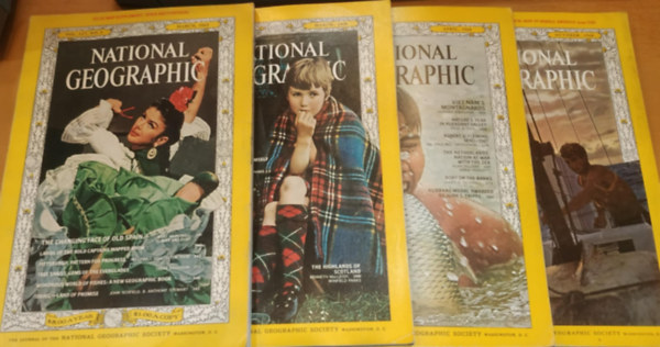 National Geographic Society - 4 db National Geographic, angol nyelvű, szórvány szám!
