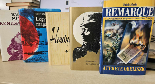 Eric Knight, Erich Maria Remarque, Ernest Hemingway, Walter Scott Henry James - 5 db-os KÖNYVMENTŐ AJÁNLAT, szépirodalom: Egy hölgy arcképe+ Légy hű magadhoz+ A fekete obeliszk+ Novellák+ Kenilworth