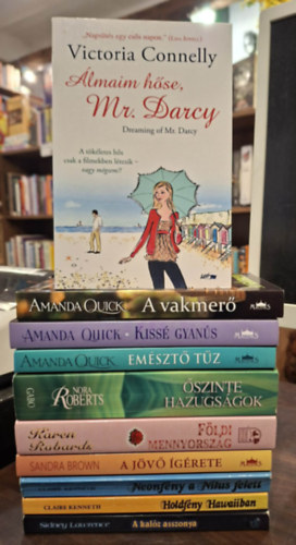 Claire Kenneth, Amanda Quick, Sandra Brown, Karen Robards, Nora Roberts, Victoria Connelly Sindey Lawrence - 10 db romantikus kötet, KÖNYVMENTŐ AJÁNLAT: A kalóz asszonya, Holdfény Hawaiiban, A vakmerő, Kissé gyanús, Neonfény a Nílus felett, A jövő ígérete, Földi mennyország, Őszinte hazugságok, Álmaim hőse, Mr. Darcy, Emésztő tűz