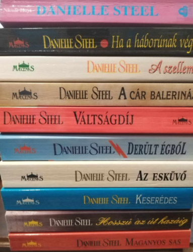 Nicole Hoyt Danielle Steel - 10 db-os Danielle Steel knyvcsomag: Magnyos sas, Hossz az t hazig, Keserdes, Az eskv, Derlt gbl, Vltsgdj, A cr balerinja, A szellem, Ha a hbornak vge, Danielle Steel