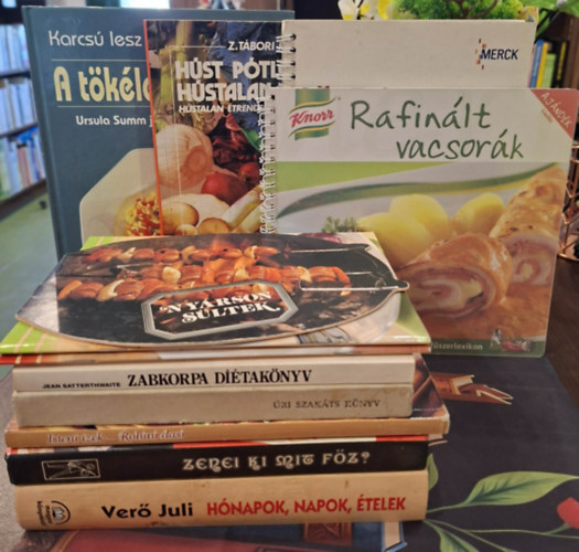 Korpádi Péter-Patyi Árpád, Z. Tábori Piroska, Ursula Summ, Jean Satterthwaite, Verő Juli - 12 db-os szakácskönyv KÖNYVMENTŐ AJÁNLAT: Hidegkonyhai remekek (Receptek a nagyitól), Ünnepi ételek (Receptek a nagyitól), Nyárson sültek, Húst pótló ételek hústalan napokra, A tökéletes étrend,