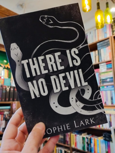 Sophie Lark - There Is No Devil / Nincs �rd�g/