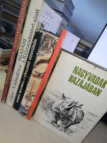 V�gner, J.-Schneiderov�, N., Gawin Maxwell, Kittenberger-M�sz�ros, Lakatos K�roly Wolfgang Ullrich - 6db vad�szati k�tet, K�NYVMENT� AJ�NLAT: Nagyvadak nyom�ban+ Szaf�ri a Kilimandzs�r� alatt+ Csillog� v�zgy�r�k+ Afriakai vad�szeml�kek+ Vad�szhit+ Nagyvadak haz�j�ban