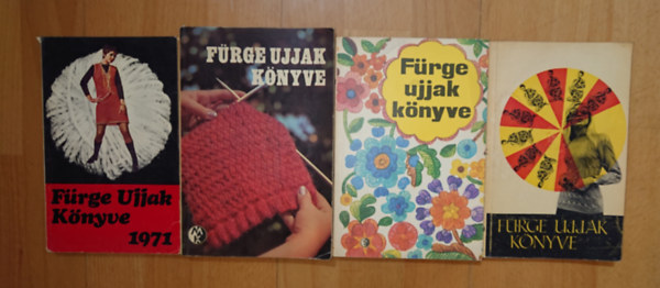 4 F�rge ujjak k�nyv: F�rge ujjak k�nyve 1970, F�rge ujjak k�nyve 1971, F�rge ujjak k�nyve 1972, F�rge ujjak k�nyve 1976